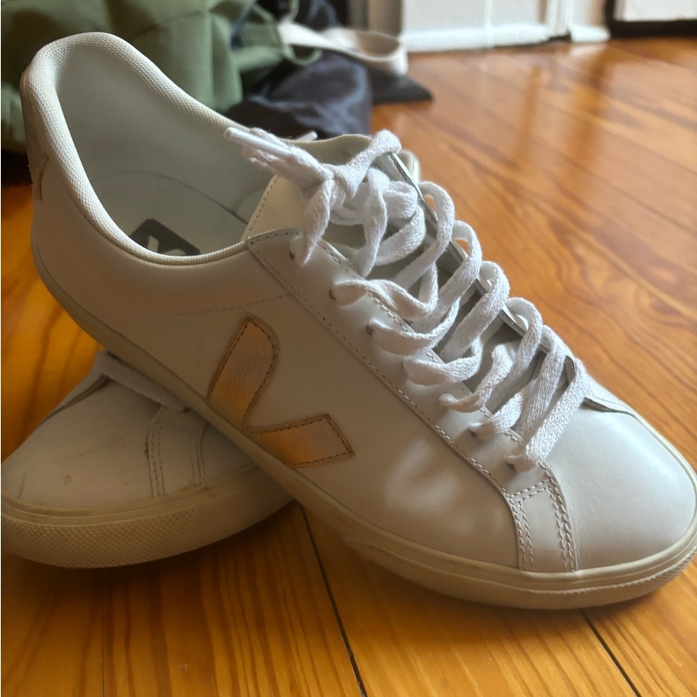 Veja Gold V size 41 worn twice